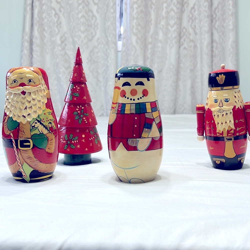 Vintage wooden nesting decor figurines
